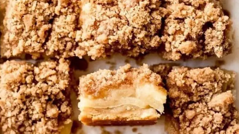 Apple Crisp Shortbread Bars