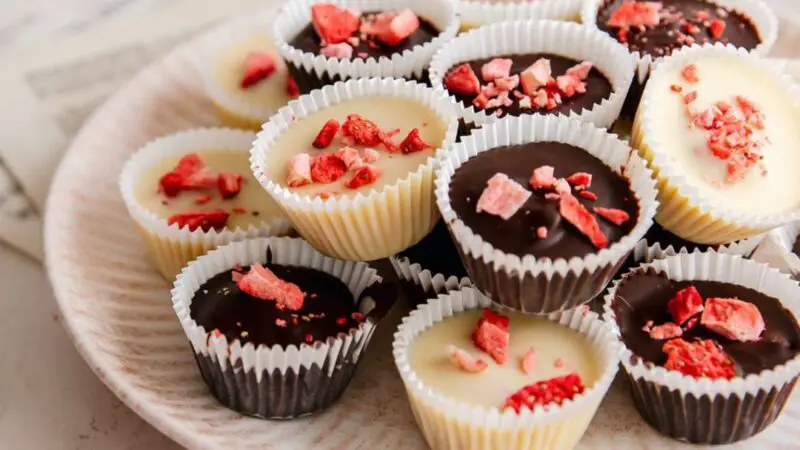 No-Added Sugar Strawberry Chocolate Cups