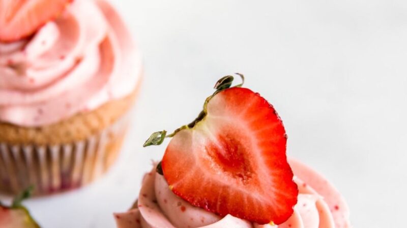 Strawberry Bliss Cupcakes with Cream Cheese Frosting