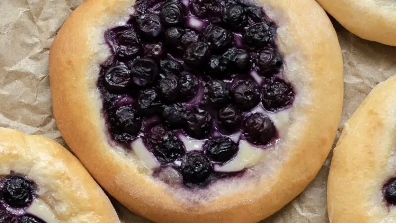 Brioche Buns with Cheesecake and Wild Blueberry Filling