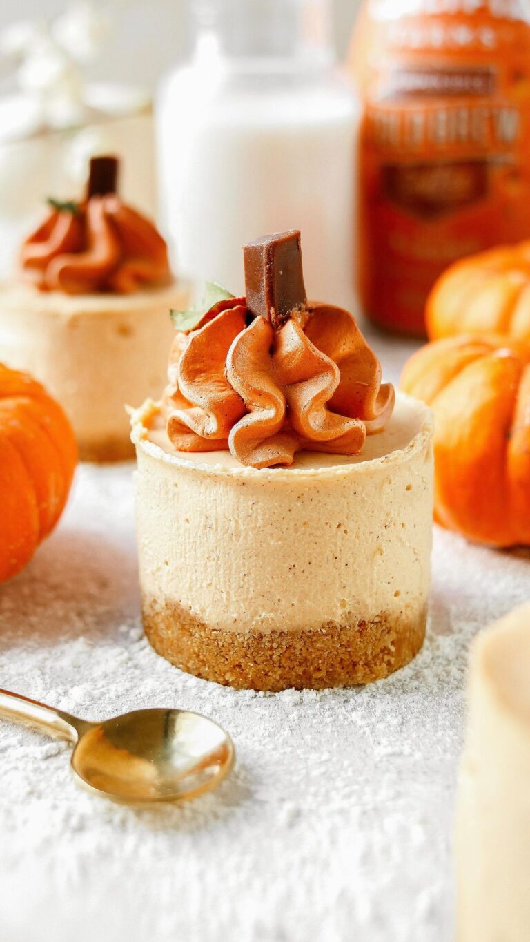 Pumpkin Spice Vegan Cheesecakes