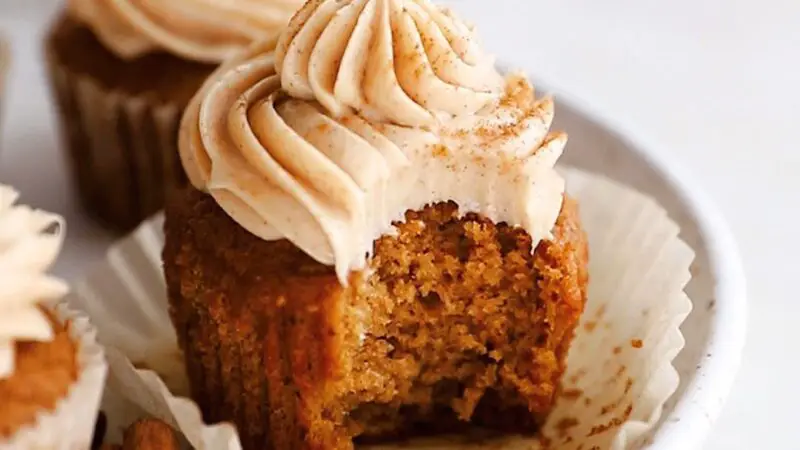 Pumpkin Spice Cupcakes with Cinnamon Cream Cheese Frosting