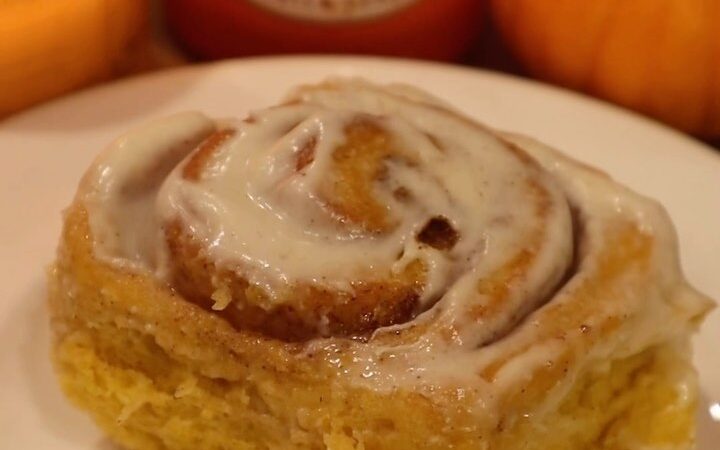 pumpkin cinnamon rolls