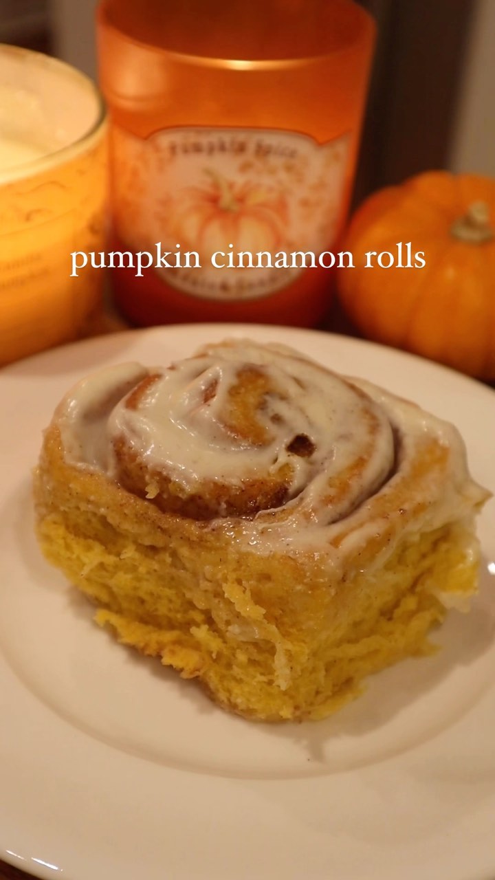 pumpkin cinnamon rolls