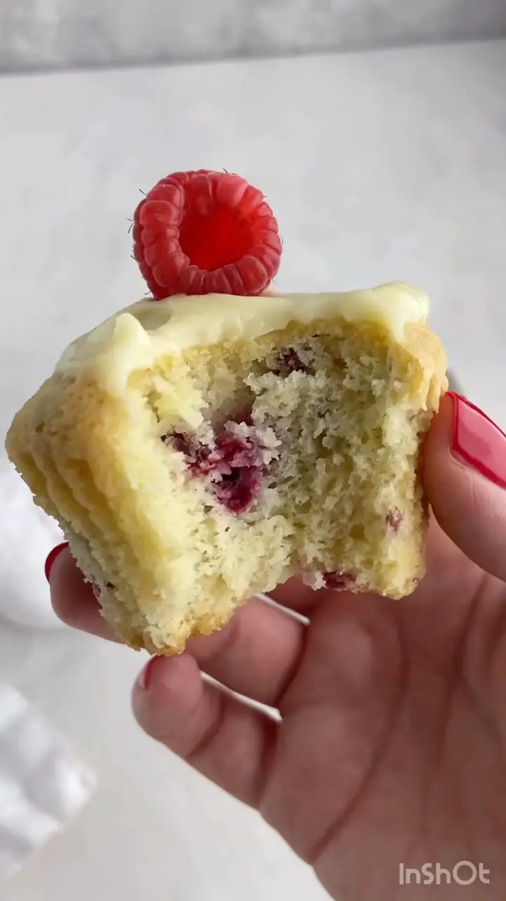 Raspberry Cupcakes with White Chocolate Ganache