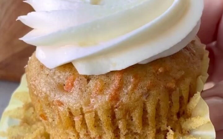 Cinnamon-Infused Carrot Cupcakes with Cream Cheese Frosting